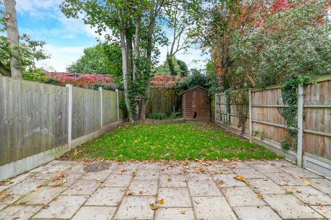 8 Tewkesbury Close, Loughton, IG10 3NT