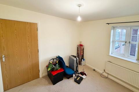 2 bedroom apartment to rent, Wordsworth Road, Manchester M34