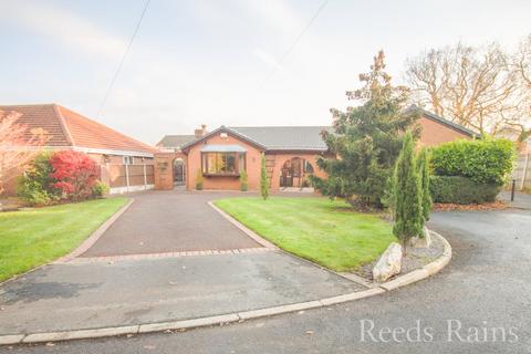 3 bedroom bungalow for sale, Fairways Drive, Cheshire CH66