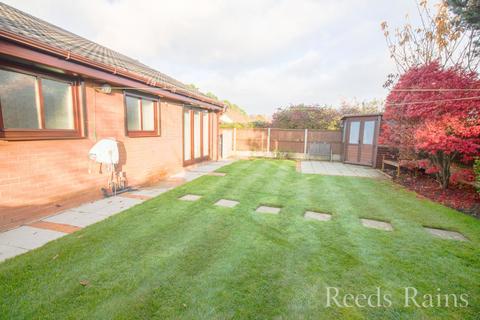 3 bedroom bungalow for sale, Fairways Drive, Cheshire CH66