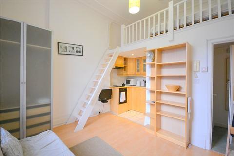 Studio to rent, Claverton Street, London, SW1V