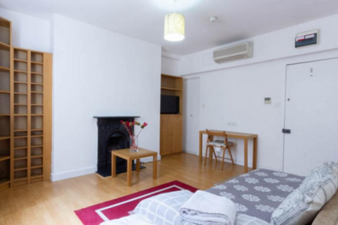 Studio to rent, Gloucester Street, London, SW1V