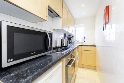 2 bedroom flat to rent, NW1