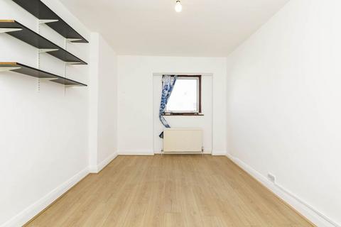 2 bedroom flat to rent, NW1