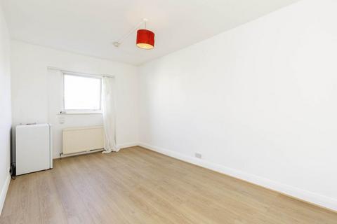 2 bedroom flat to rent, NW1