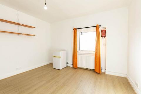 2 bedroom flat to rent, NW1