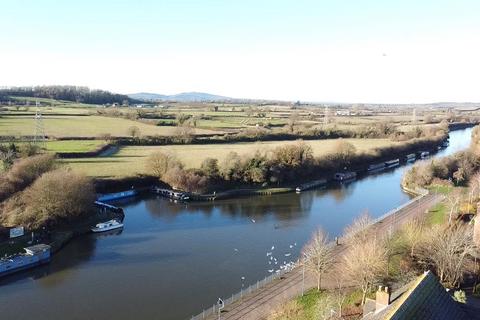 3 bedroom terraced house for sale, Dovedale Close, Hardwicke, Gloucester