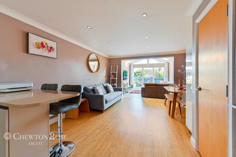 10 Cranbourne Towers, Ascot, SL5 8JE