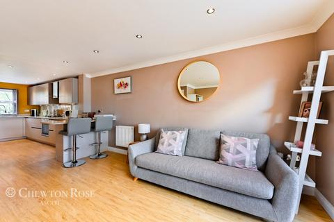 10 Cranbourne Towers, Ascot, SL5 8JE