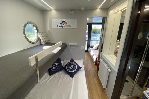 1 bedroom houseboat for sale, Shillingford Road, Wallingford OX10