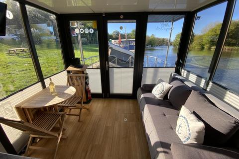 1 bedroom houseboat for sale, Shillingford Road, Wallingford OX10