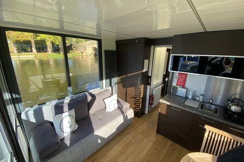 1 bedroom houseboat for sale, Shillingford Road, Wallingford OX10