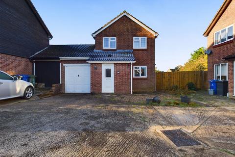 3 bedroom link detached house for sale, Windsor Close, Towcester, NN12