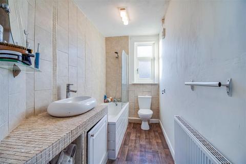 2 bedroom semi-detached house for sale, East Street, Wakefield WF1