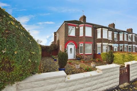 3 bedroom end of terrace house for sale, First Lane, Hessle