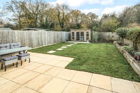 22 Bowling Lane, Billingshurst, RH14 9FT