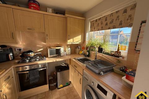 2 bedroom semi-detached house to rent, Draper Way, Leighton Buzzard, Bedfordshire, LU7