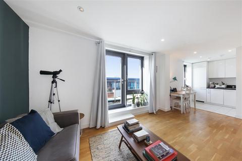 1 bedroom flat for sale, Putney Hill, SW15