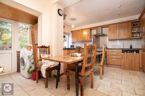 35 Fallowfield Avenue, Hall Green, Birmingham, B28 0NN