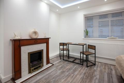 1 bedroom flat for sale, College Cross, London N1