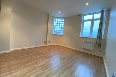 2 bedroom flat to rent, Bluepoint Court, Harrow HA1