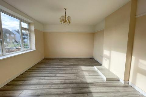 3 bedroom end of terrace house to rent, Ernan Close, South Ockendon, Essex, RM15