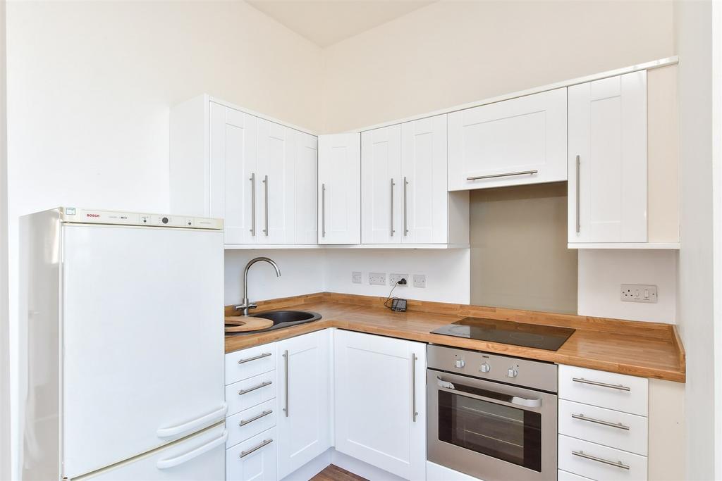 Lounge/ Kitchen