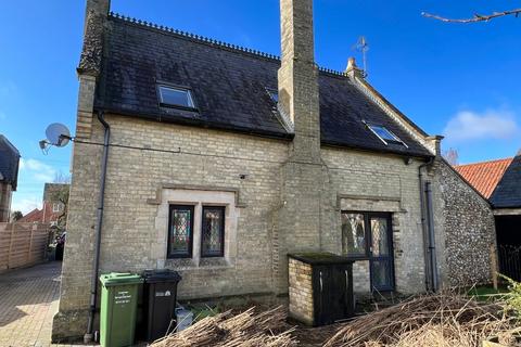 2 bedroom semi-detached house to rent, Chapel Road, King's Lynn PE33