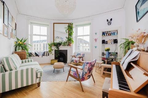 2 bedroom flat for sale, 15/6 Iona Street, Leith, Edinburgh, EH6 8SG