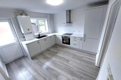 3 bedroom detached house to rent, Lauriston Drive, Nottingham NG6