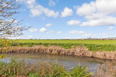 4 bedroom detached house for sale, Marine Avenue, Dymchurch, Romney Marsh, Kent