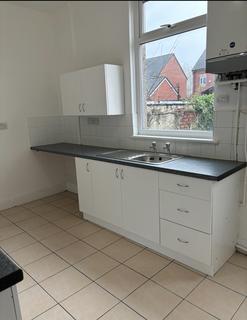 2 bedroom terraced house to rent, Warrington Road, Wigan WN2