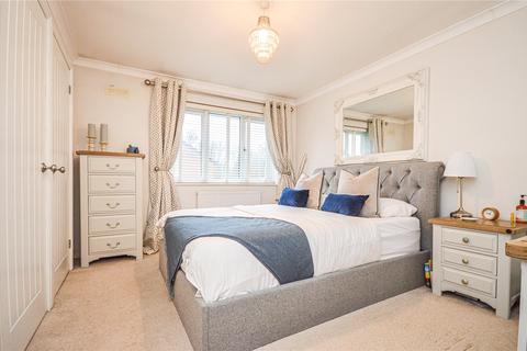 18 Lineacre Close, Grange Park, Swindon, SN5 6DA