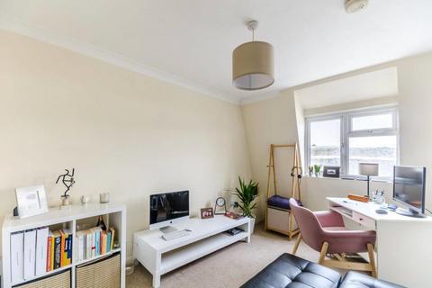 1 bedroom apartment to rent, Battersea Park Road, London SW11