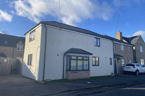 1 bedroom ground floor flat to rent, 7 Brize Norton Road, Carterton