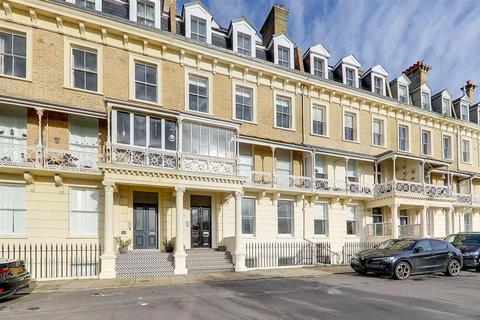 2 bedroom apartment for sale, Heene Terrace, Worthing BN11