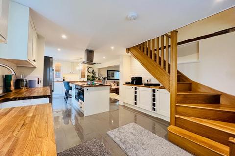 4 bedroom end of terrace house for sale, TENTERDEN