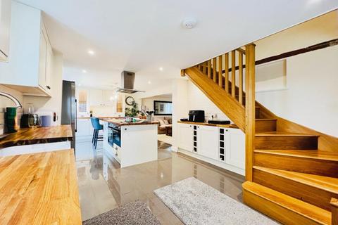 4 bedroom end of terrace house for sale, TENTERDEN