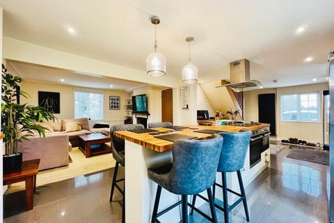 4 bedroom end of terrace house for sale, TENTERDEN