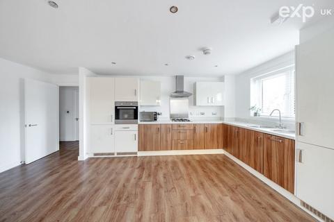 2 bedroom flat for sale, Cromie Close, London N13