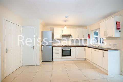 5 bedroom terraced house to rent, Ambassador Square, London E14