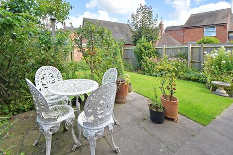 2 bedroom property to rent, Perle Brook, Eccleshall, ST21