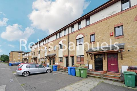 4 bedroom terraced house to rent, Oxley Close, London SE1