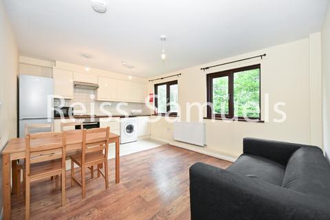 4 bedroom terraced house to rent, Oxley Close, London SE1