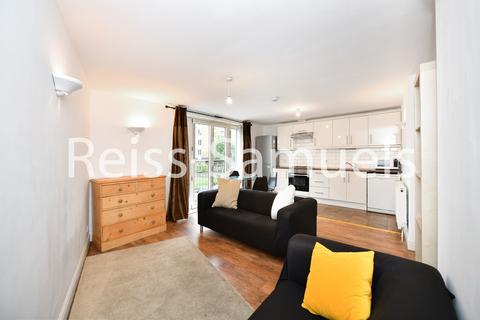 3 bedroom apartment to rent, Edison Building,Westferry Road, London E14