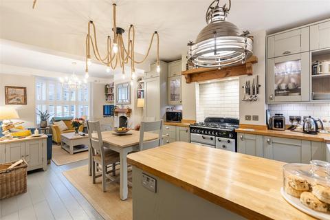 37 Ford Valley, Dartmouth, TQ6 9ED