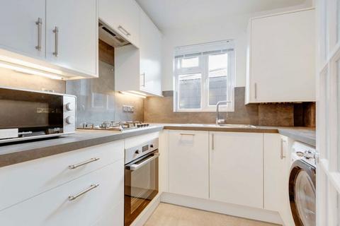 2 bedroom flat to rent, Burlington Road, London W4