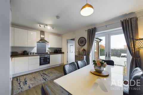 5 Sampson Avenue, Bramshall, Uttoxeter, ST14 5FG