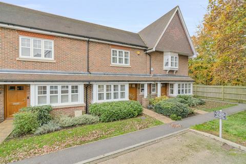 3 bedroom terraced house for sale, Meldrum Court, Welwyn