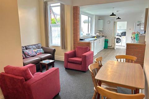 7 bedroom end of terrace house to rent, Filton Avenue, Horfield